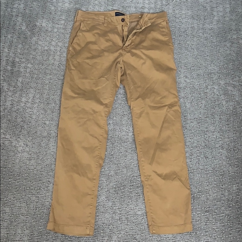 Men’s slim straight American Eagle Khakis